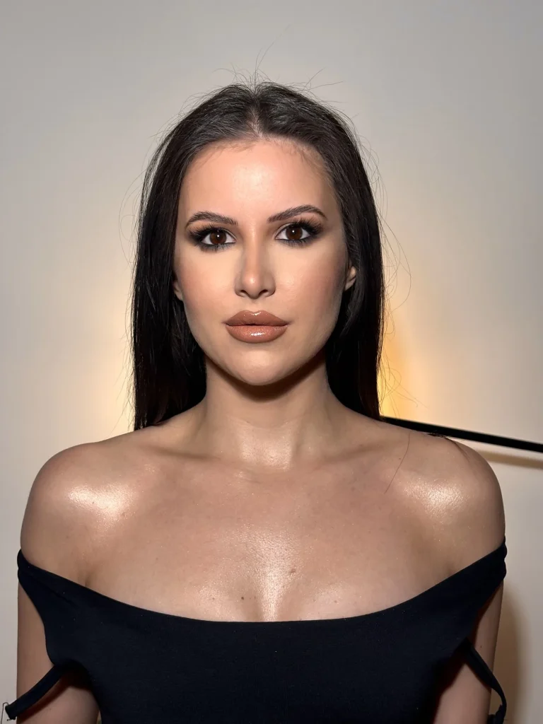 Profesionalna glam šminka sa nude ruževima na tamnoj kosi, rad Andrijane Ljubić